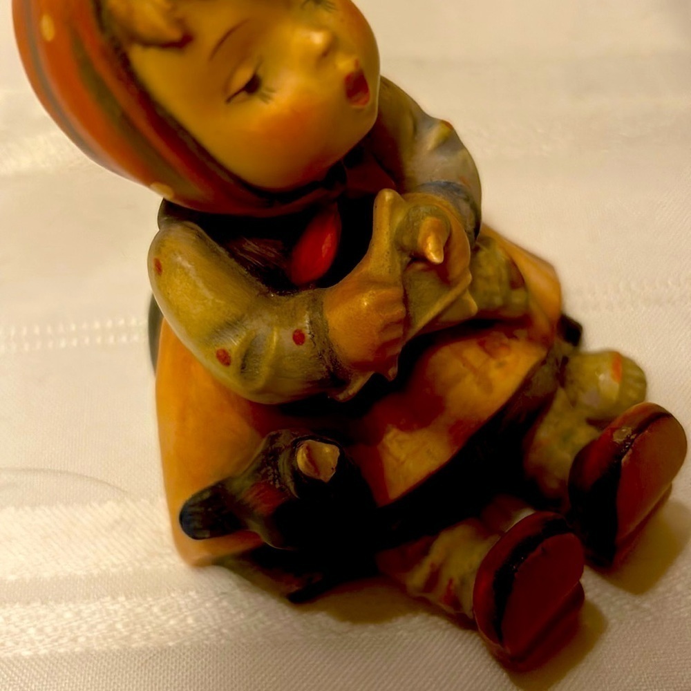 ⭐⭐RARE Hummel Figurine Happy Pastime Girl Singing Bird⭐⭐ - Picture 9 of 12